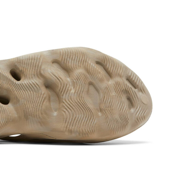 YEEZY FOAM RUNNER “STONE SAGE” GX4472