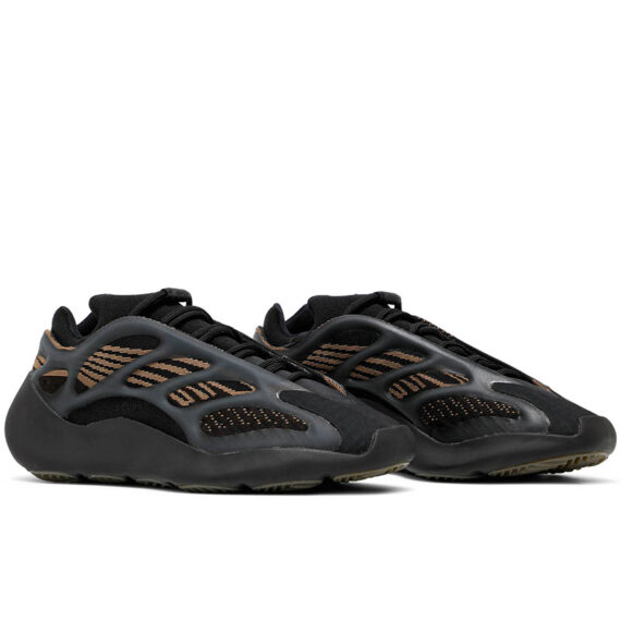 YEEZY 700 V3 “CLAY BROWN” GY0189