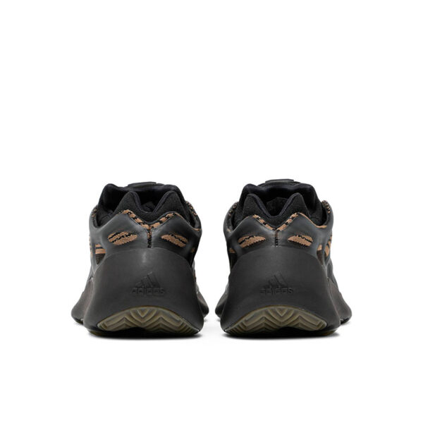 YEEZY 700 V3 “CLAY BROWN” GY0189