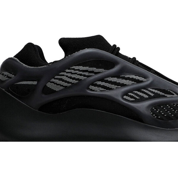 YEEZY 700 V3 “ALVAH” H67799