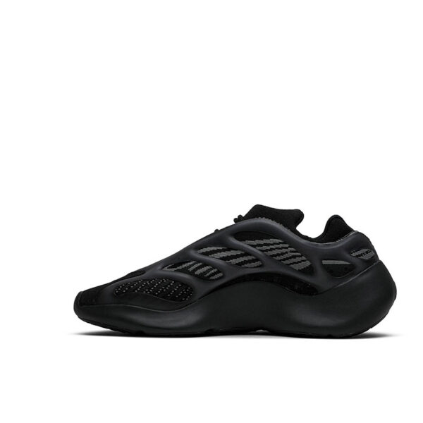 YEEZY 700 V3 “ALVAH” H67799