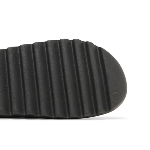 YEEZY SLIDES “ONYX” HQ6448
