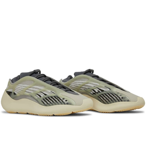 YEEZY 700 V3 “FADE SALT” ID1674