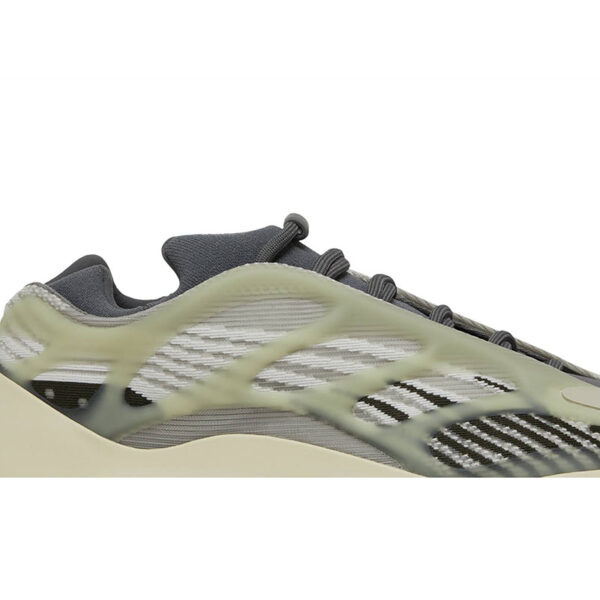 YEEZY 700 V3 “FADE SALT” ID1674