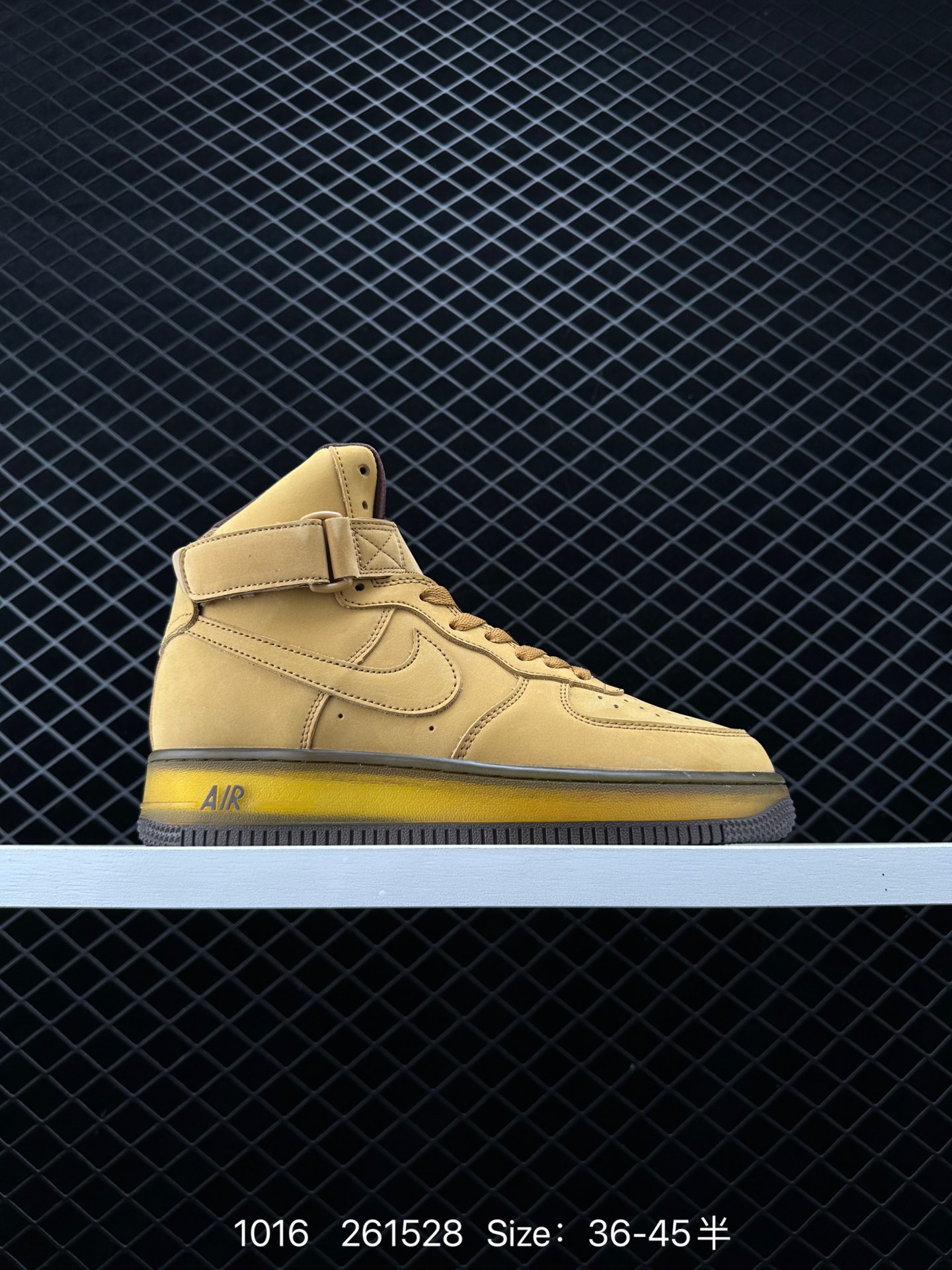 Nike Air Force 1 Low, Nike Air Force 1, Nike, Air Force 1 Low, Air Force 1 - Nike Air Force 1 Low 空军一号中帮百搭休闲运动板鞋
货号：DR0296-200
编码：261528
码数：36 36.5 37.5 38 38.5 39 40 40.5 41 42 42.5 43 44 44.5 45