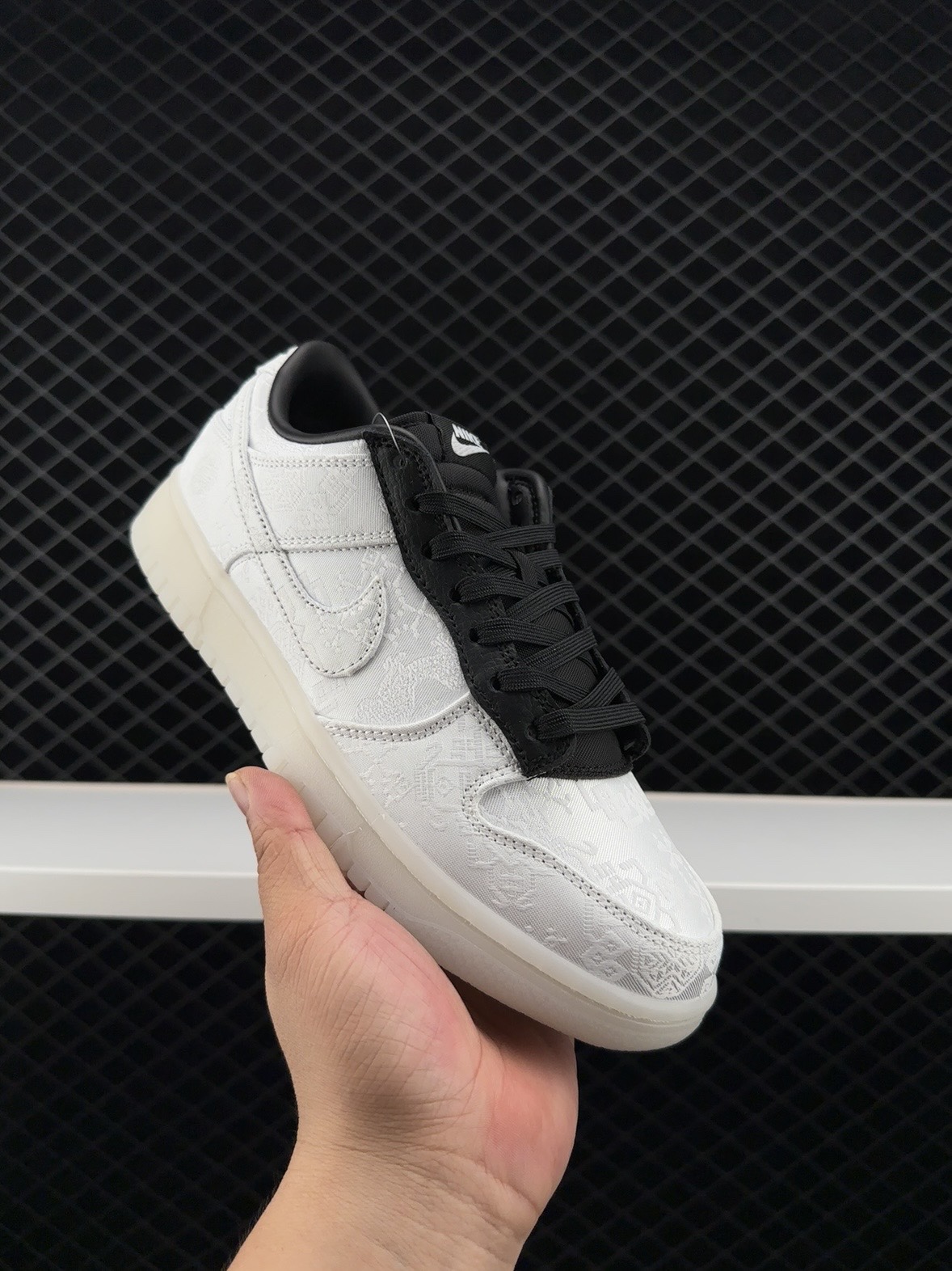 Nike Dunk Low, Nike, FN0315-110, Dunk Low, Dunk - Fragment Design x CLOT x Nike Dunk Low 白丝绸 貨號：FN0315-110 编码：162948