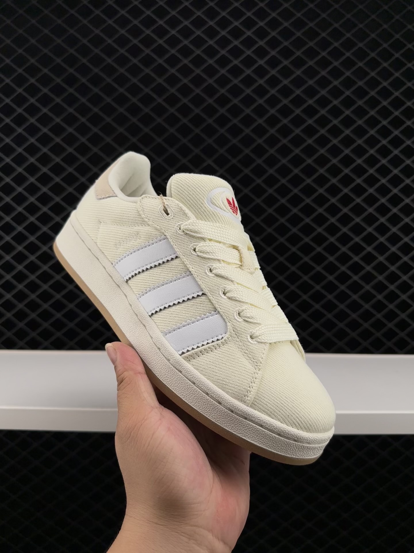 KD, adidas Originals, adidas - Adidas Originals Campus 00s 学院系列
面包风经典复古低帮百搭休闲运动板鞋
货号：ID2070
尺码：36 36.5 37 38 38.5 39 40 40.5 41 42 42.5 43 44 45
编码：322326