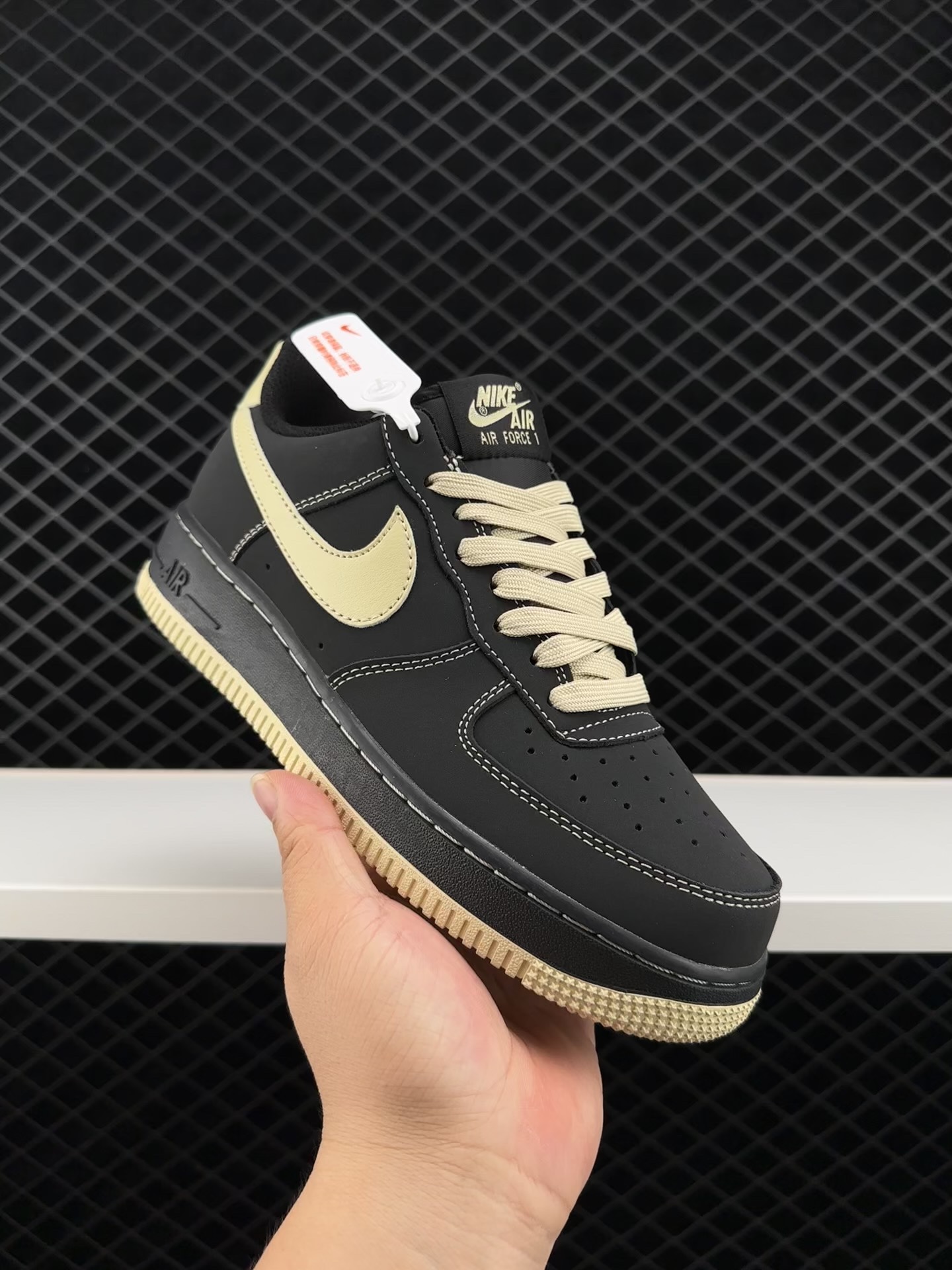 Nike Air Force 1 '07, Nike Air Force 1, Nike, Air Force 1 - 爆款定制  NIke Air Force 1 '07  黑金 空军一号低帮休闲板鞋 原楦头原纸板 纯正空军版型 定制鞋盒 全掌内置全掌气垫 原厂中底钢印 拉帮完美 Size：DH5696-227  
编码：262546
 Size:36～45半