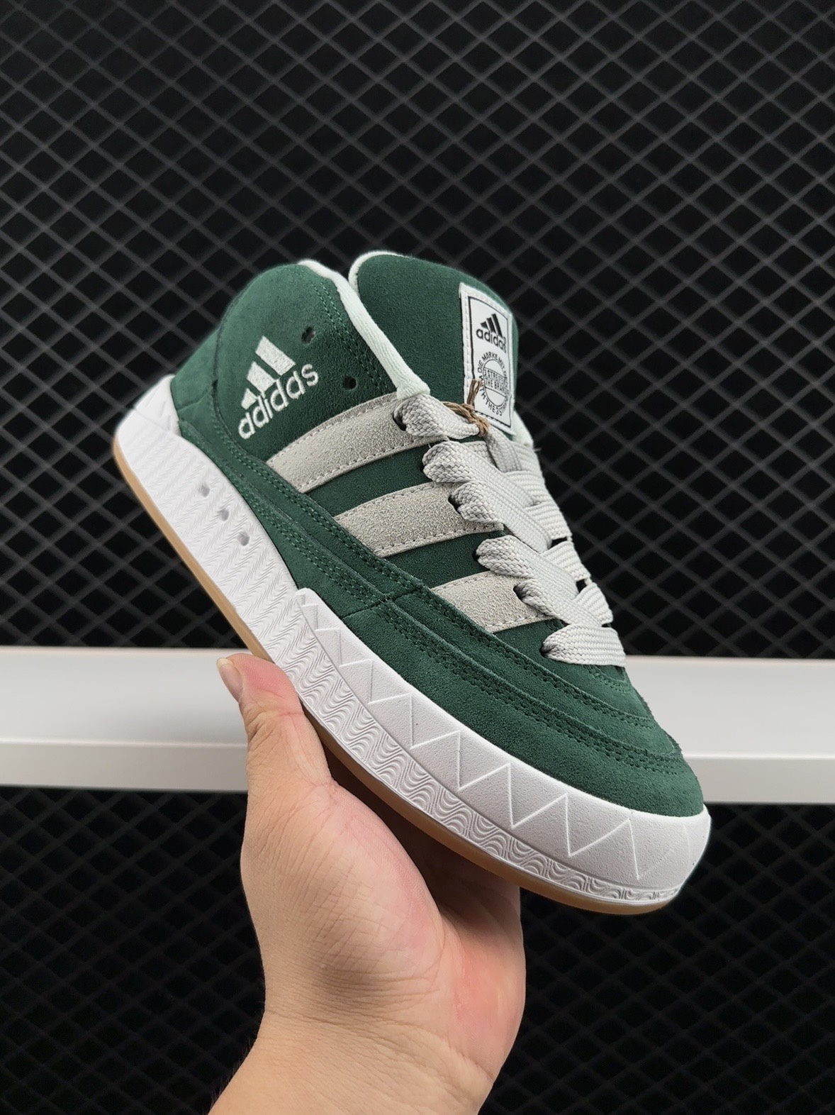 阿迪, KD, adidas Originals, adidas - Adidas Originals Adimatic Mid Ynuk 马蒂奇中帮鲨鱼面包板鞋 IE0022