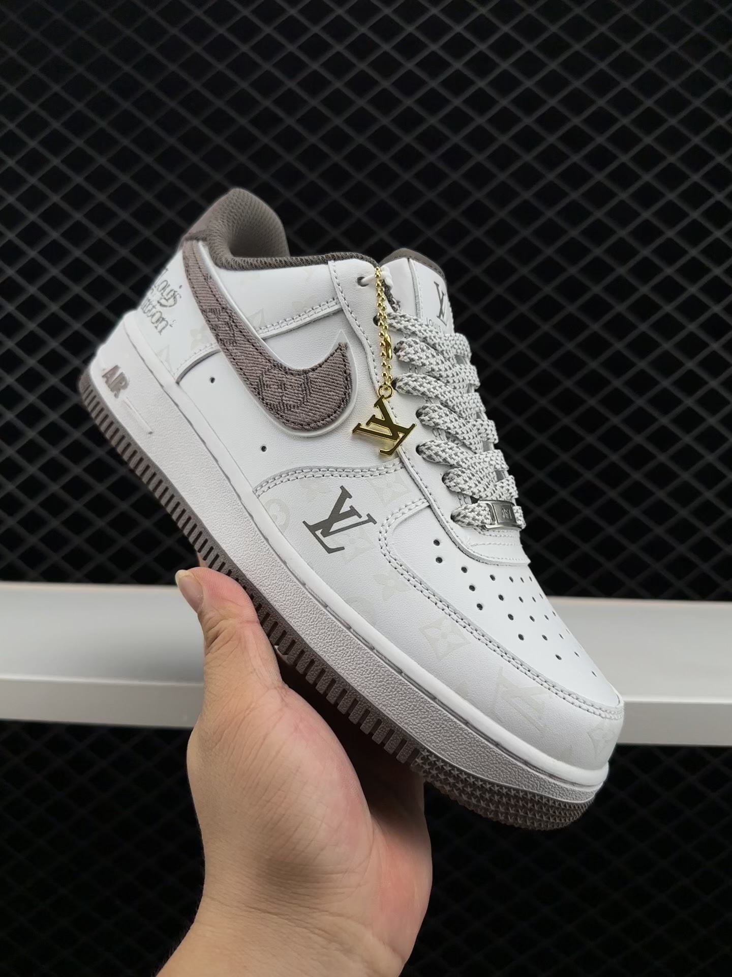 Nike, KD, Air Force 1 - Air Force 1 ‘07 Low 原楦头原纸板 打造纯正空军版型
货号：CW2288-111