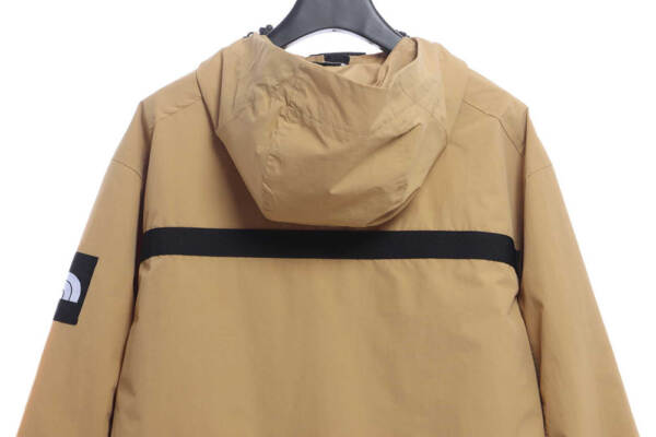 The North Face 多口袋功能性防水连帽夹克 TSK1