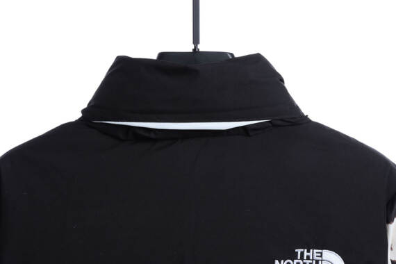 The North Face 牛羽絨服