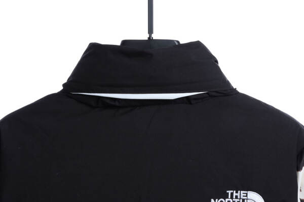 The North Face 牛羽絨服