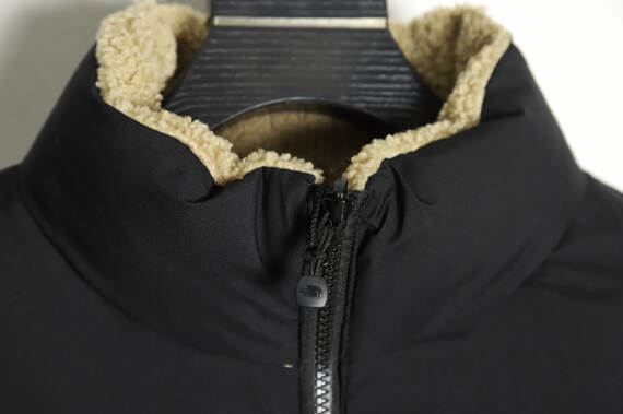 The North Face 21FW 双面羊羔绒羽绒夹克 TSK2