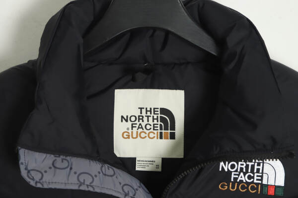 Gucci X The North Face 北面联名 Gucci 老花标志羽絨服 TSK1