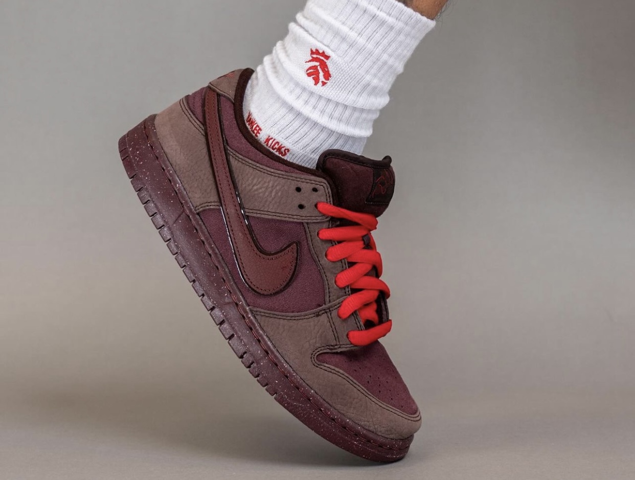 Nike SB Dunk Low - 2024年2月，Nike SB Dunk Low「情人節」登場