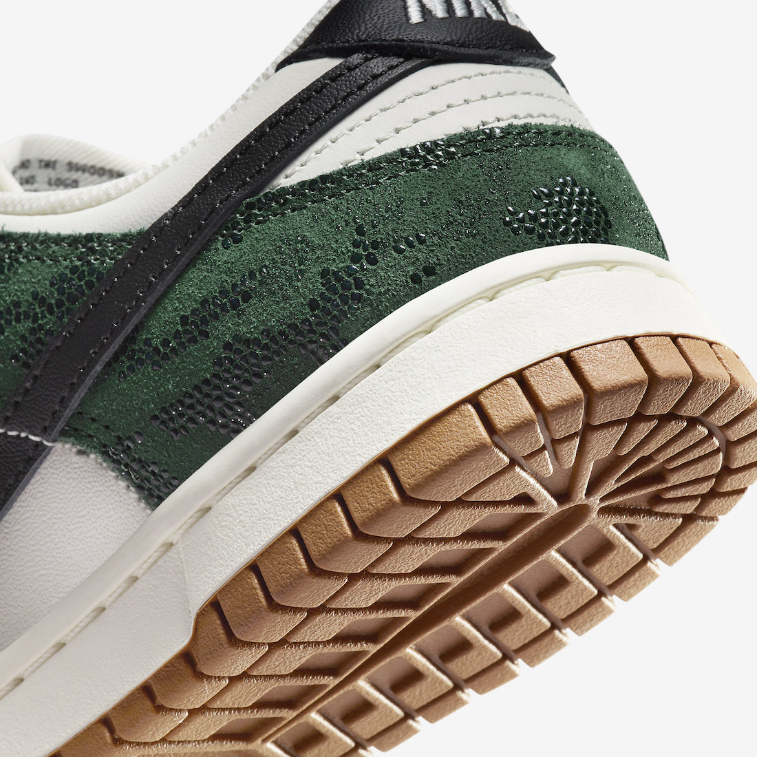 Nike Dunk Low - 10月17日，Nike Dunk Low「綠蛇」系列登場