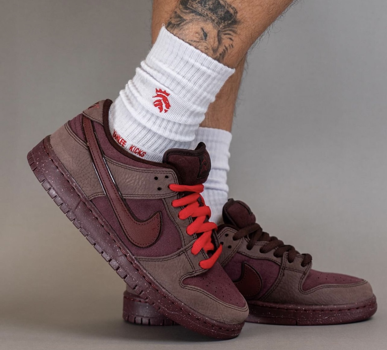 Nike SB Dunk Low - 2024年2月，Nike SB Dunk Low「情人節」登場