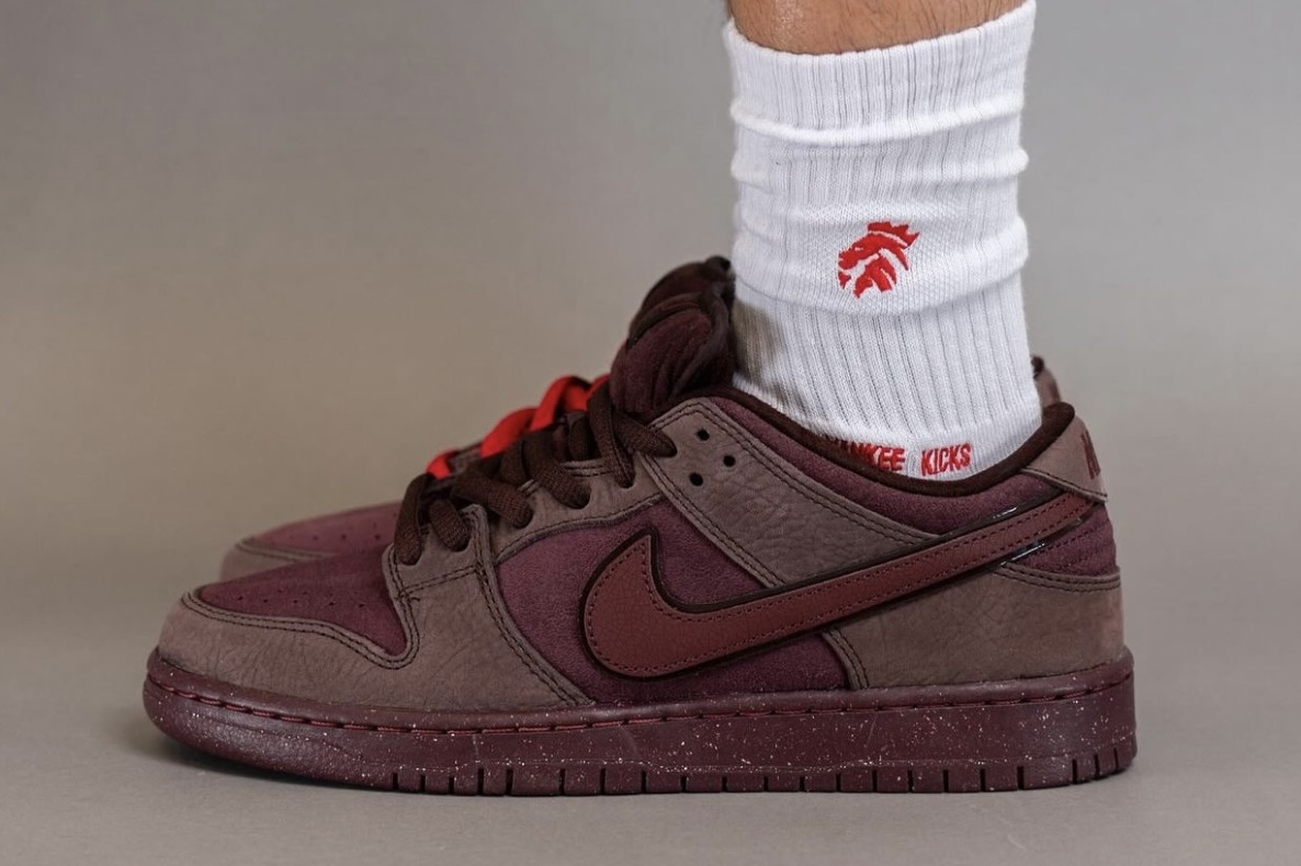 Nike SB Dunk Low - 2024年2月，Nike SB Dunk Low「情人節」登場