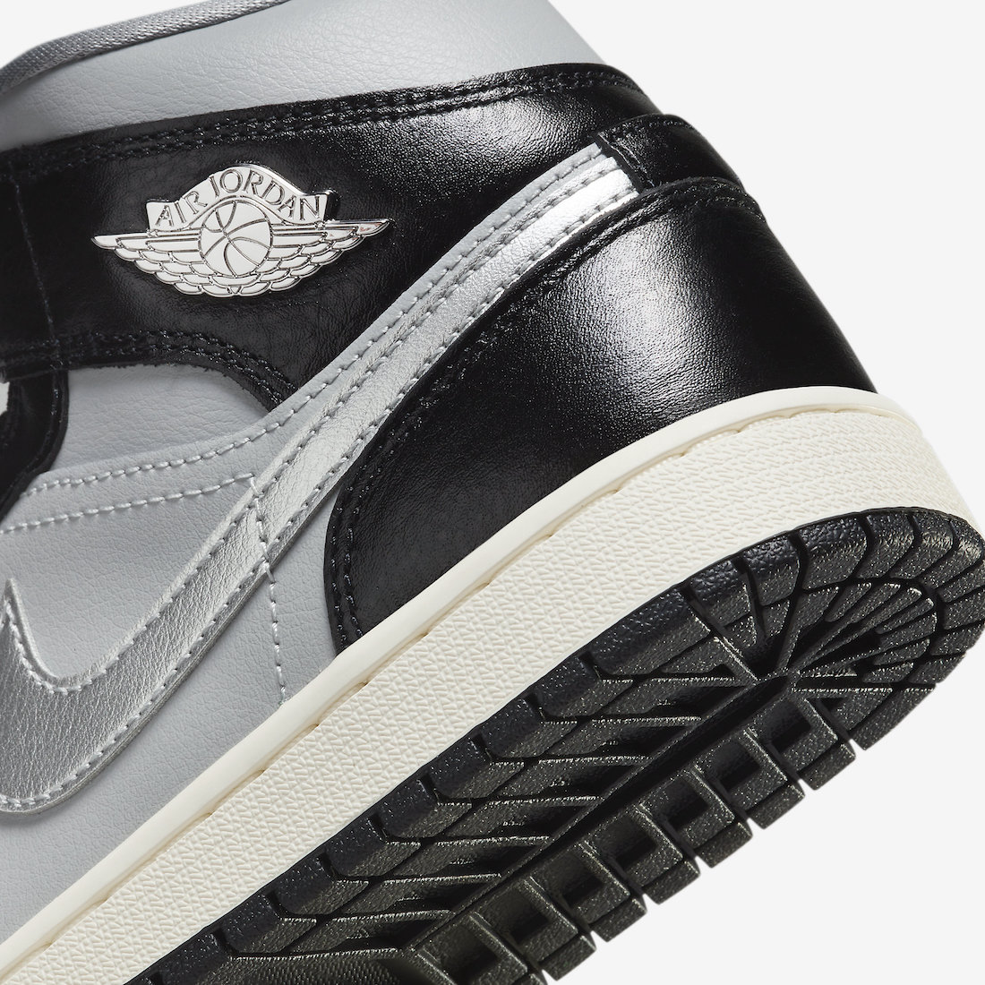 Nike Dunk Low - 10月17日，Nike Dunk Low「綠蛇」系列登場