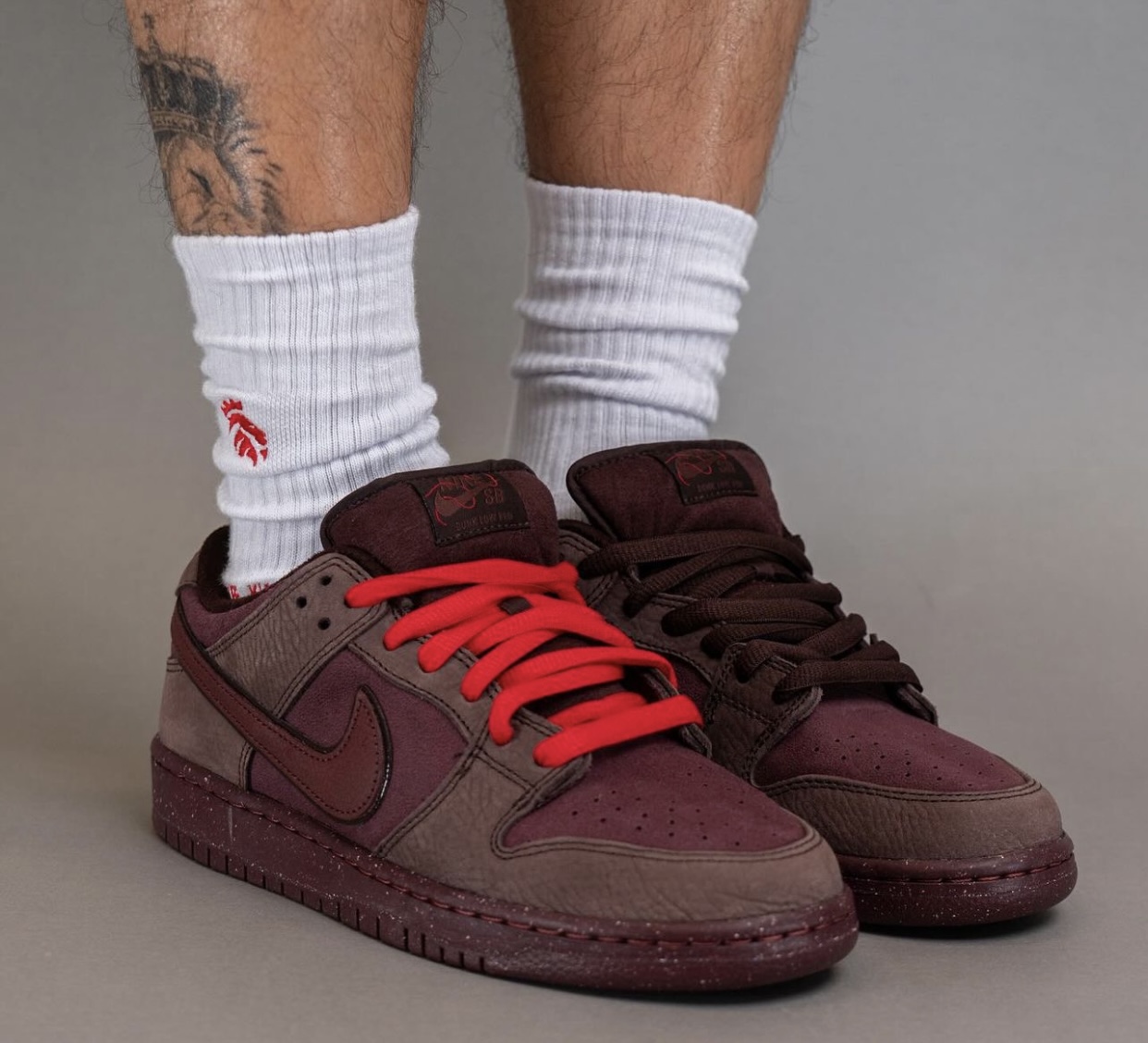 Nike SB Dunk Low - 2024年2月，Nike SB Dunk Low「情人節」登場